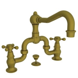 N930B/06 Chesterfield 8'' Widespread Bathroom Faucet - Antique Brass N930B/06 Chesterfield 8'' Widespread Bathroom Faucet - Antique Brass